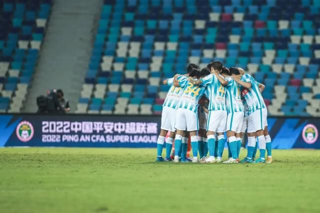 三位高校女生－未央（矢松亞由美飾）、比呂子（鳥田博子飾）及昌巳（石川萌飾）為同校老友。維繫三情面感的話題，是深夜廣播節目「Midnight Bluebird」主持人「小滿」。她擅以輕鬆的言語，表露本身的豪情世界及性愛經歷，是以也赢得許多高中女生的認同及喜愛。因為「小滿」的一句話「想知道我的事，可以往問錢仙」，三人材将信将疑地玩起錢仙。問起有關「小滿」的種種，包罗家庭成員、诞生日期等。居然都全數吻合。於是，三人開始詢問關於自已的愛情問題、乃至是灭亡的日期。始料未及的，幾個簡單的問題不单揭穿出私家的奥秘，進而更動搖了彼此的關係。從那之後，方圆接連發生怪事，隨著錢仙預言死期的迫近，三人材發現，「小滿」的身份竟然就是....